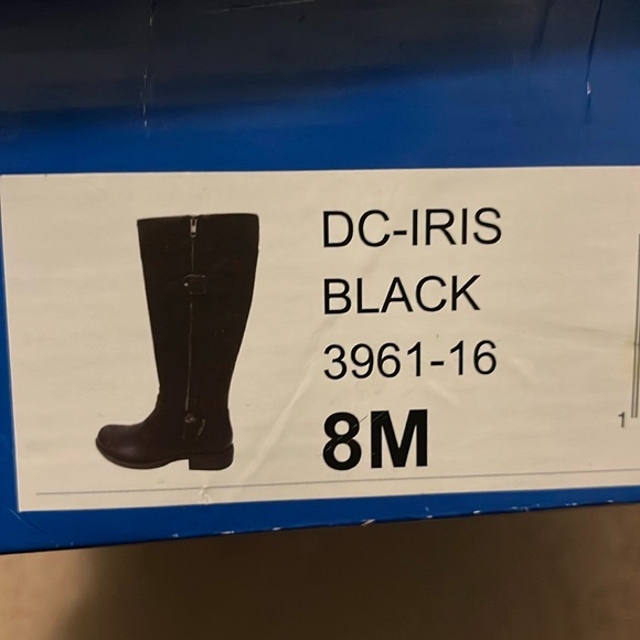 Boots - Picture 4 of 5